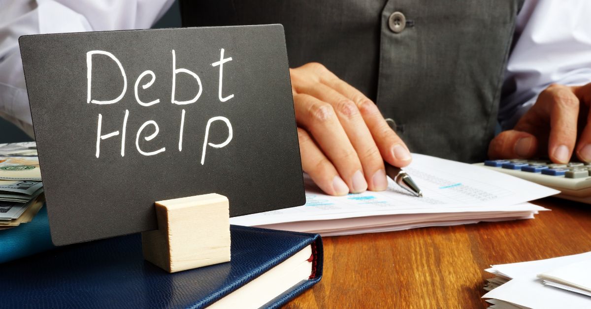 Difference between Debt Restructuring and Debt Refinancing