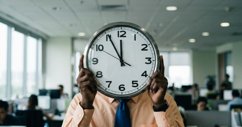 Working Hours 2010 vs 2026